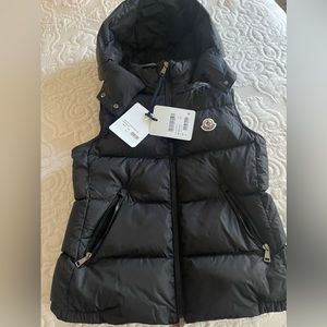 New with tag Moncler vest size M